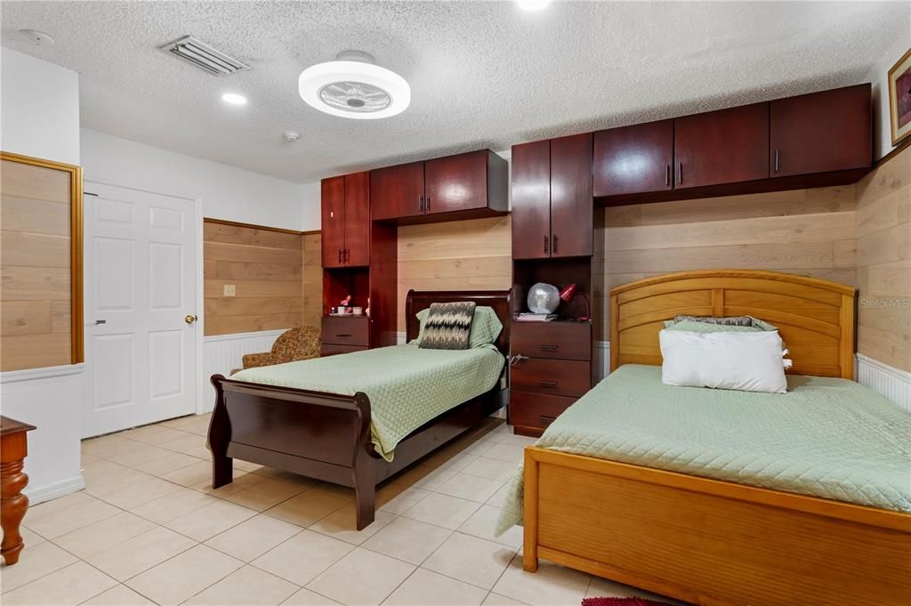В аренду: $4,500 (6 спален, 5 ванн, 2344 Квадратных фут)