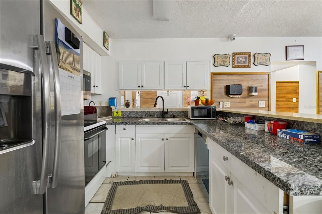 В аренду: $4,500 (6 спален, 5 ванн, 2344 Квадратных фут)