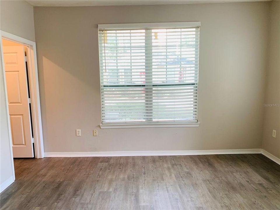 В аренду: $1,650 (2 спален, 1 ванн, 921 Квадратных фут)