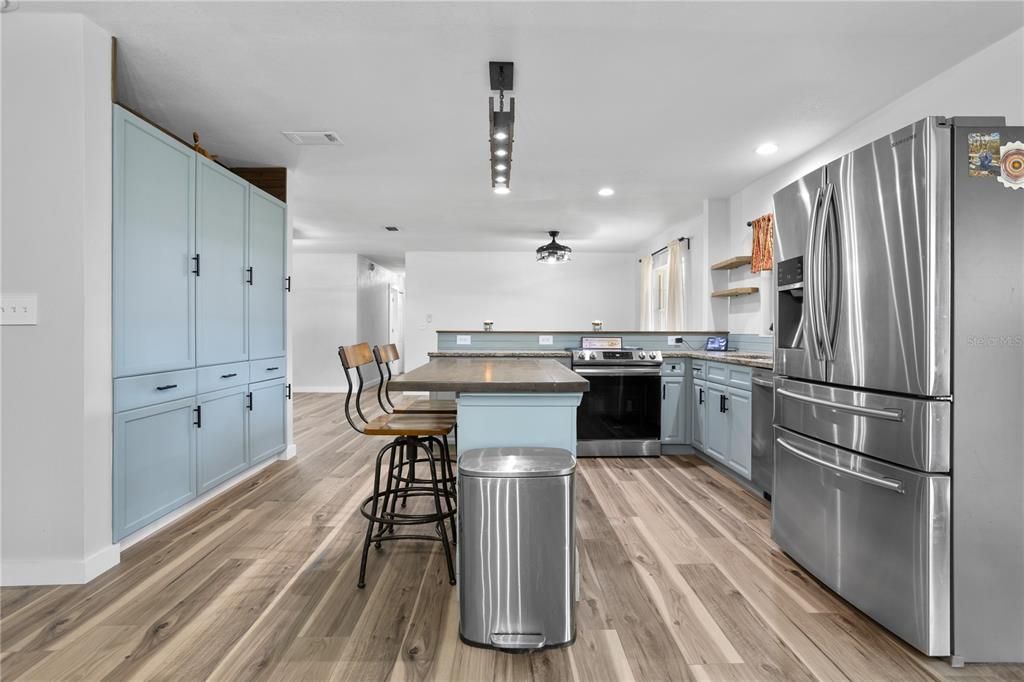 En Venta: $324,900 (3 camas, 2 baños, 1689 Pies cuadrados)