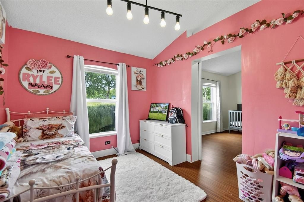 En Venta: $295,000 (3 camas, 2 baños, 1625 Pies cuadrados)
