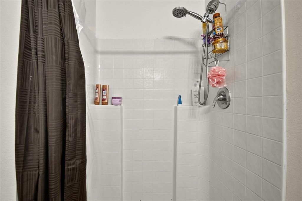 En Venta: $295,000 (3 camas, 2 baños, 1625 Pies cuadrados)