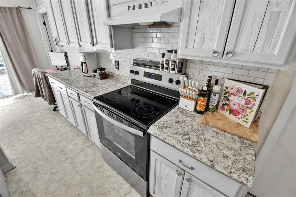 En Venta: $295,000 (3 camas, 2 baños, 1625 Pies cuadrados)