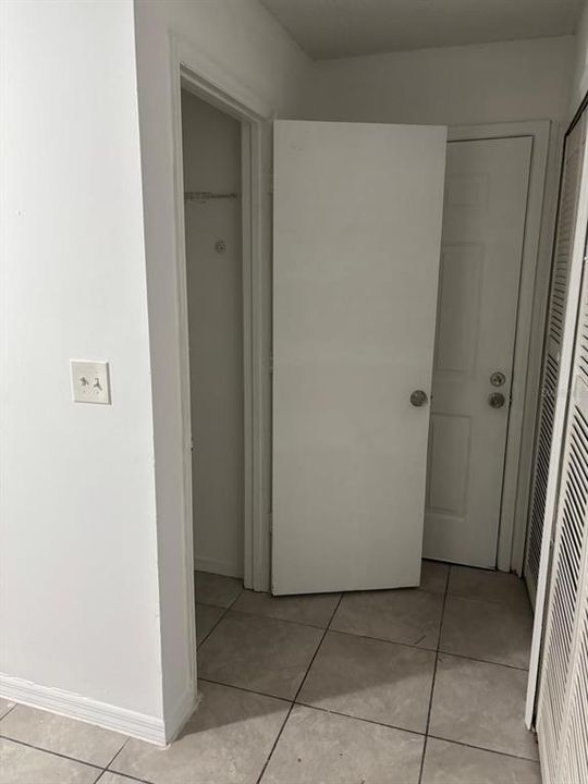 For Rent: $1,250 (1 beds, 1 baths, 686 Square Feet)