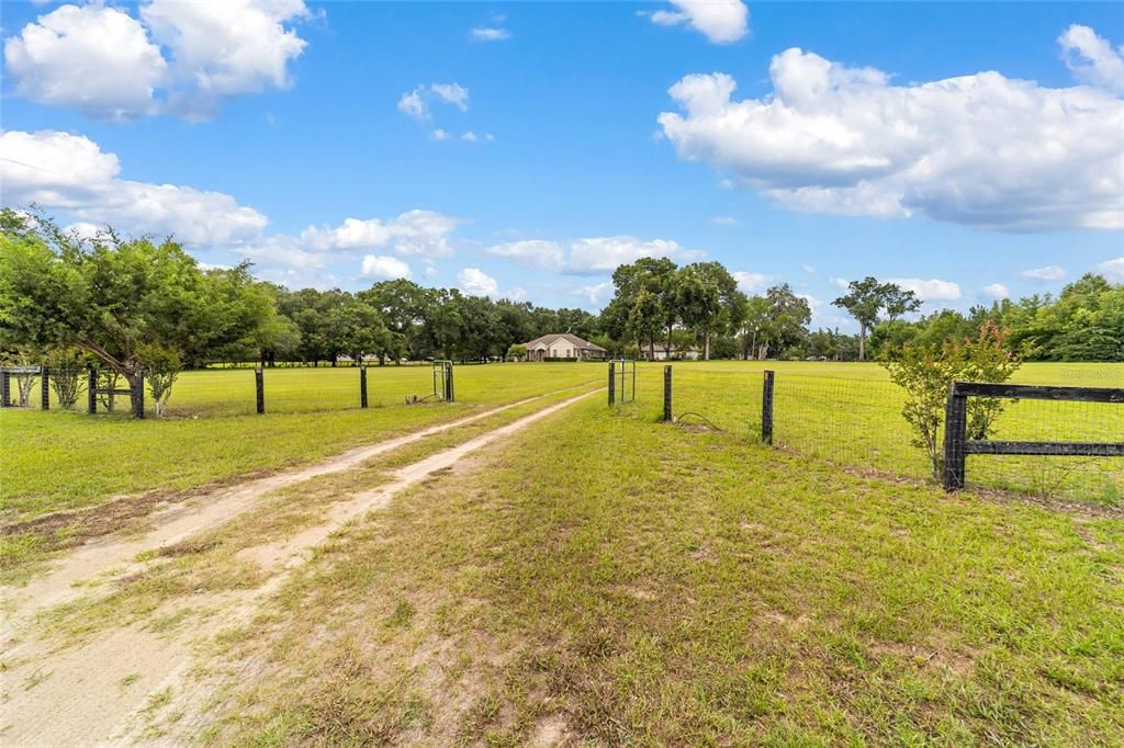 For Sale: $743,000 (3 beds, 2 baths, 2891 Square Feet)