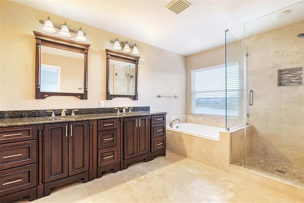 В аренду: $2,600 (4 спален, 3 ванн, 2532 Квадратных фут)