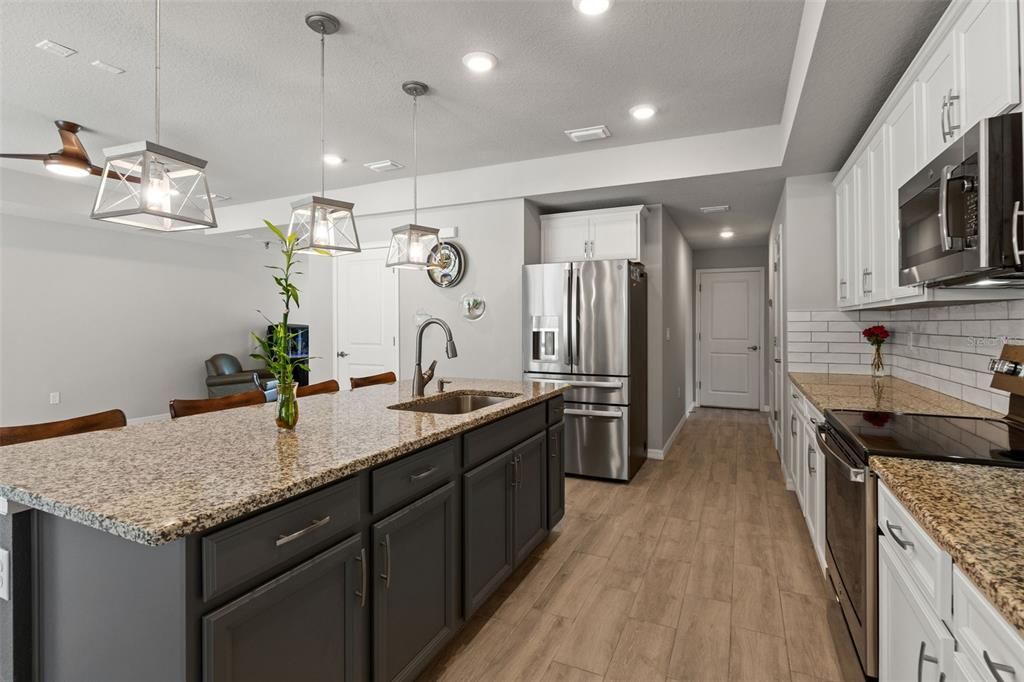 En Venta: $710,000 (4 camas, 3 baños, 2358 Pies cuadrados)