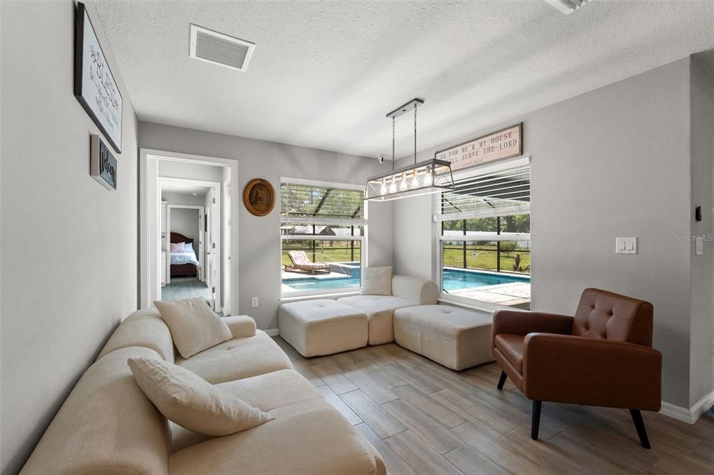 En Venta: $710,000 (4 camas, 3 baños, 2358 Pies cuadrados)