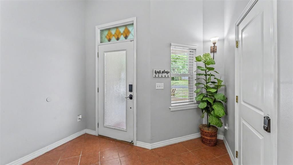 En Venta: $450,000 (4 camas, 3 baños, 2481 Pies cuadrados)