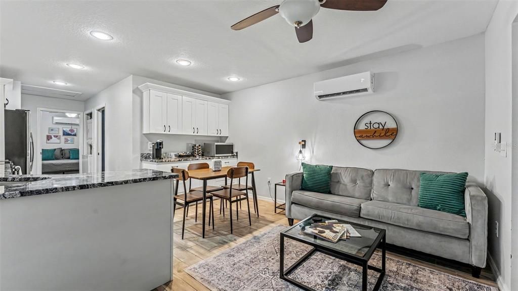 En Venta: $450,000 (4 camas, 3 baños, 2481 Pies cuadrados)