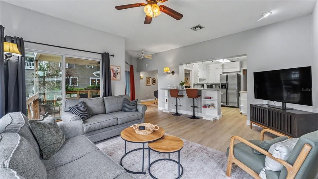 En Venta: $450,000 (4 camas, 3 baños, 2481 Pies cuadrados)