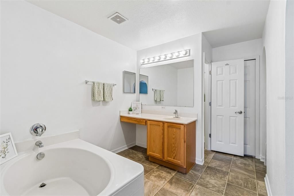 For Sale: $545,000 (4 beds, 2 baths, 2796 Square Feet)