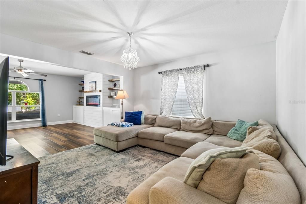 For Sale: $545,000 (4 beds, 2 baths, 2796 Square Feet)