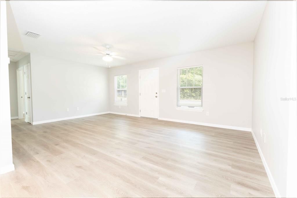 En Venta: $244,900 (3 camas, 2 baños, 1171 Pies cuadrados)