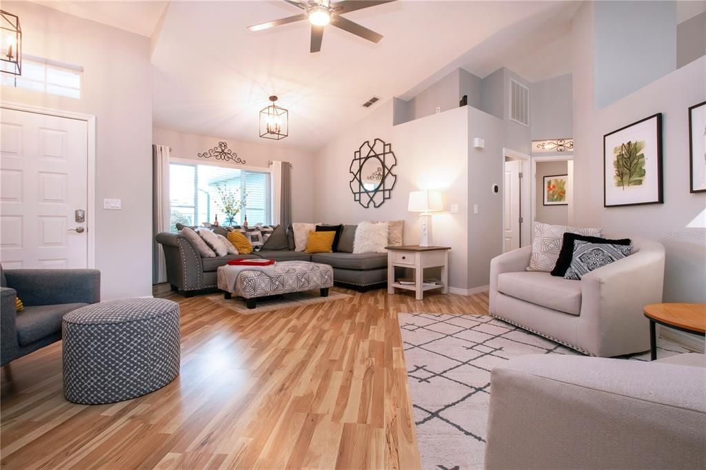 En Venta: $355,000 (2 camas, 2 baños, 1528 Pies cuadrados)