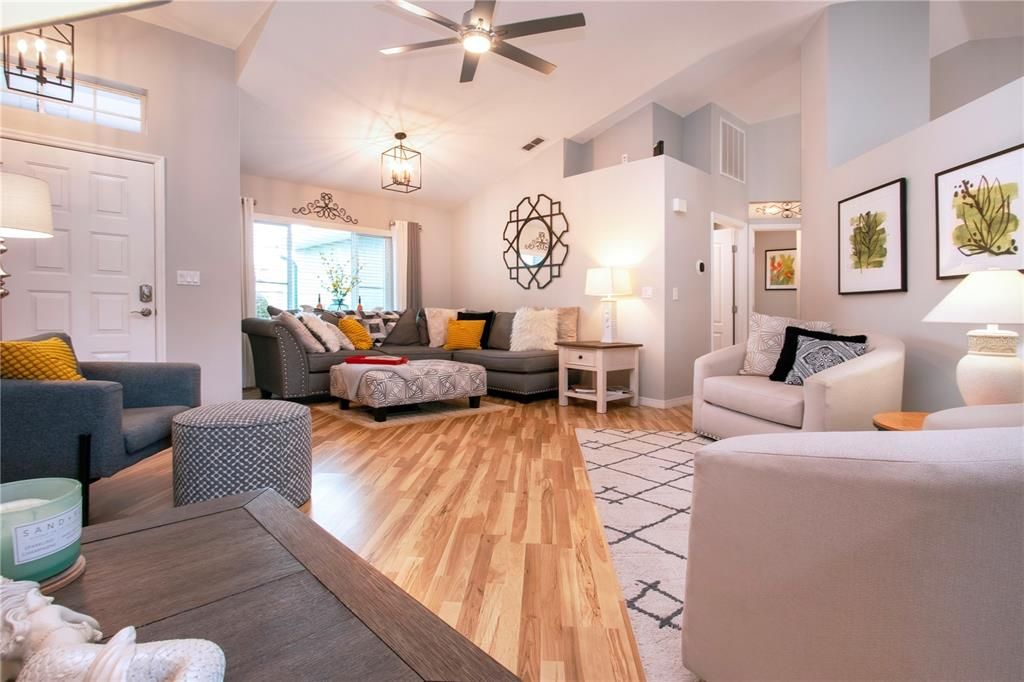 En Venta: $355,000 (2 camas, 2 baños, 1528 Pies cuadrados)