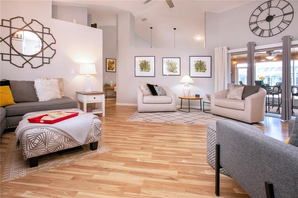 En Venta: $355,000 (2 camas, 2 baños, 1528 Pies cuadrados)