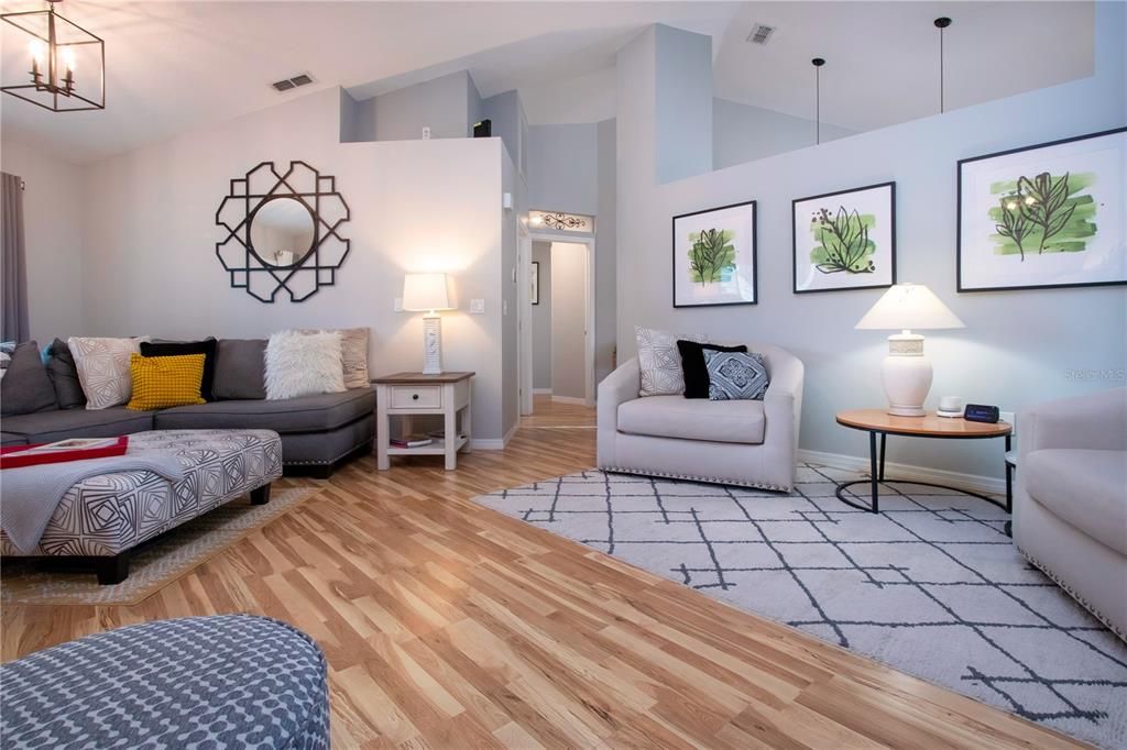 En Venta: $355,000 (2 camas, 2 baños, 1528 Pies cuadrados)