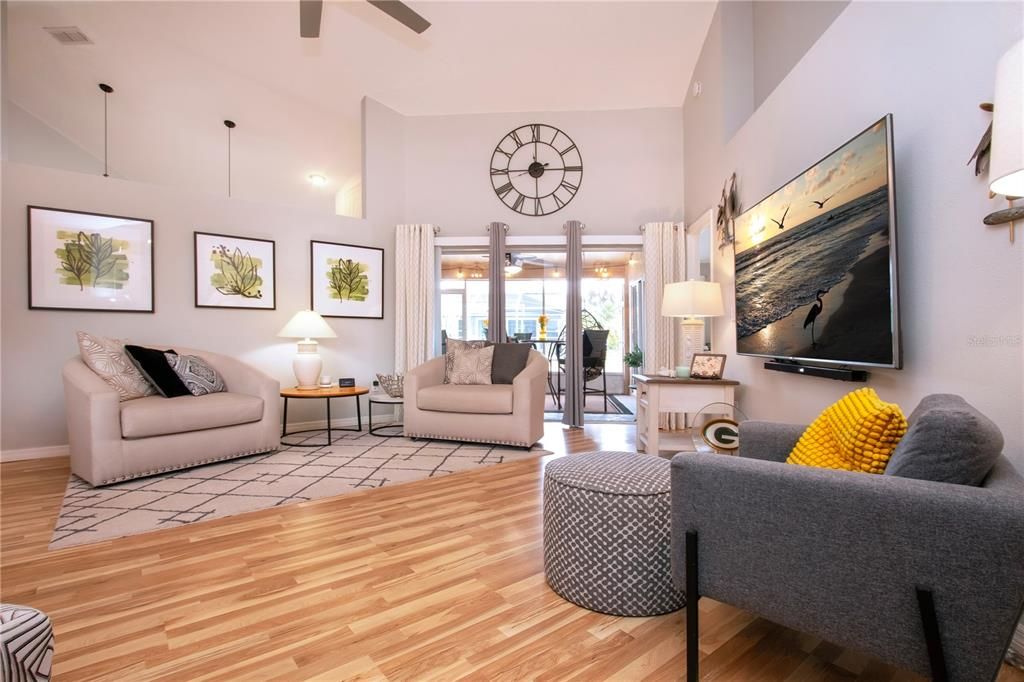 En Venta: $355,000 (2 camas, 2 baños, 1528 Pies cuadrados)