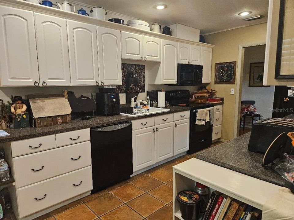 For Sale: $279,000 (3 beds, 2 baths, 1539 Square Feet)
