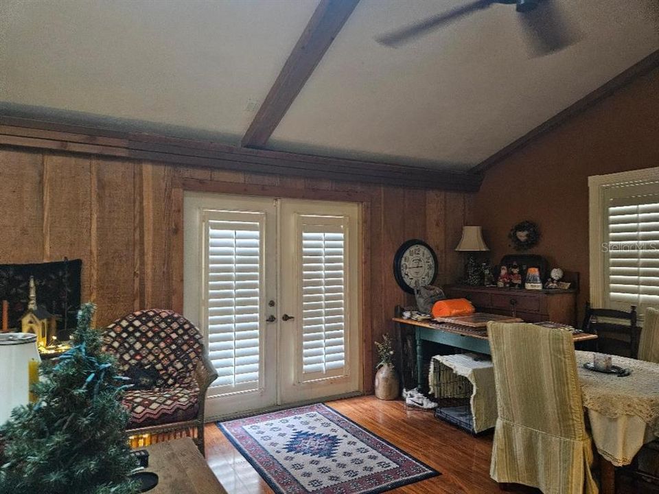For Sale: $279,000 (3 beds, 2 baths, 1539 Square Feet)