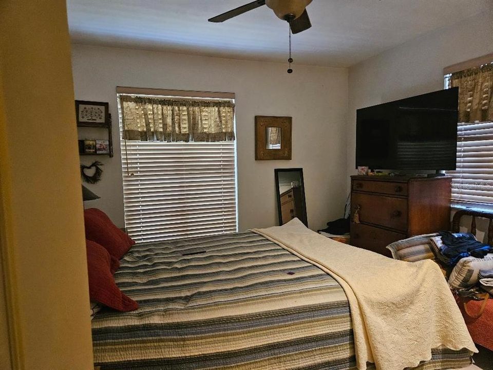 For Sale: $279,000 (3 beds, 2 baths, 1539 Square Feet)