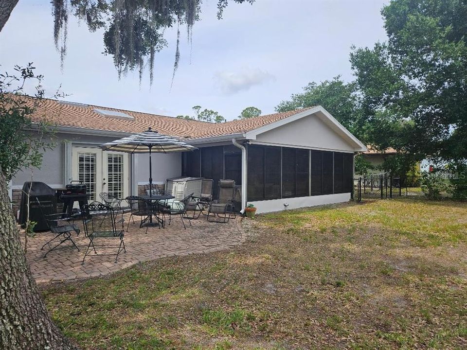 For Sale: $279,000 (3 beds, 2 baths, 1539 Square Feet)
