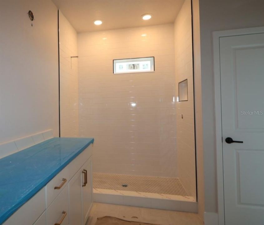 En Venta: $739,990 (3 camas, 2 baños, 2475 Pies cuadrados)