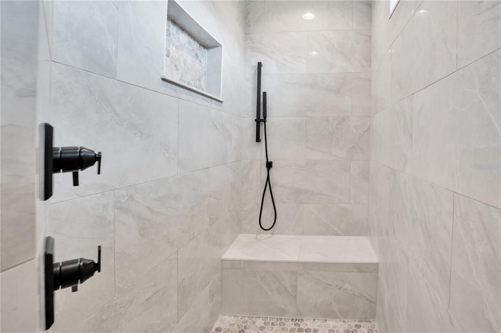 For Sale: $800,000 (4 beds, 3 baths, 2575 Square Feet)