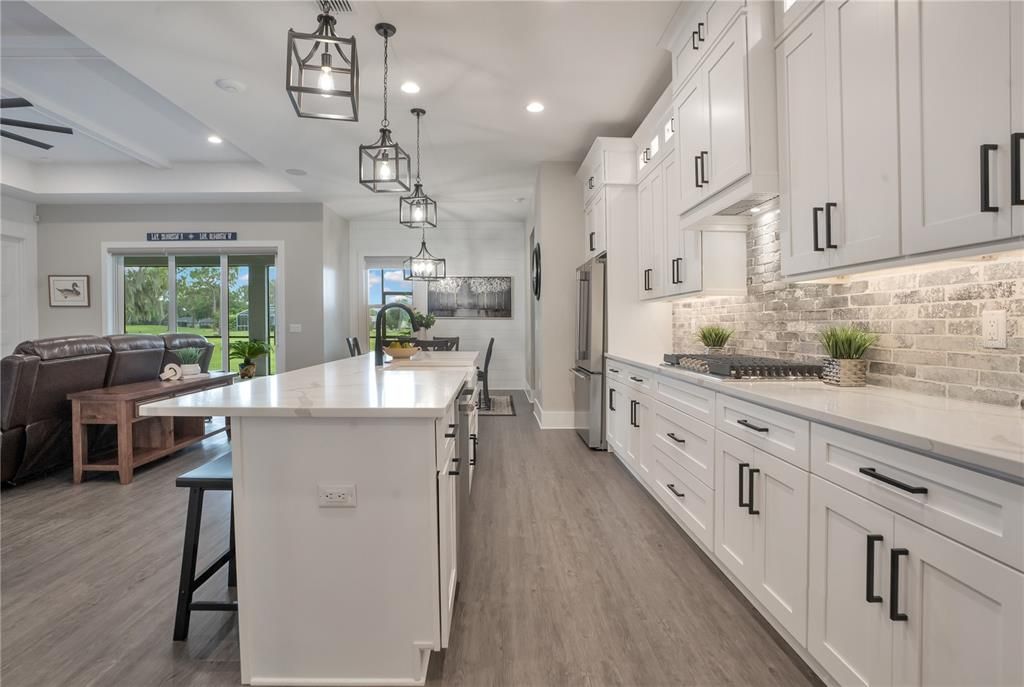 For Sale: $800,000 (4 beds, 3 baths, 2575 Square Feet)