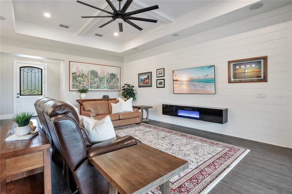 For Sale: $800,000 (4 beds, 3 baths, 2575 Square Feet)