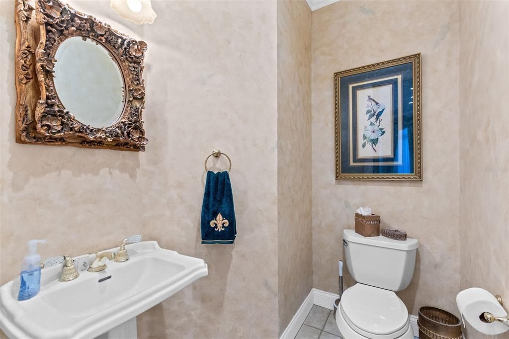 Activo con contrato: $1,990,000 (4 camas, 5 baños, 6546 Pies cuadrados)