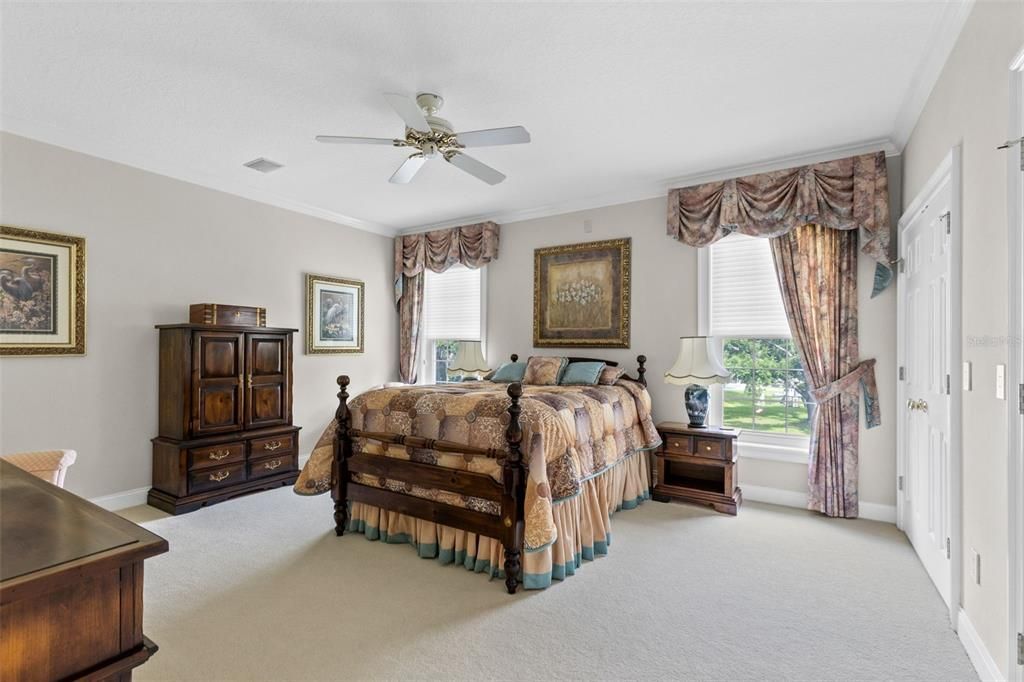Activo con contrato: $1,990,000 (4 camas, 5 baños, 6546 Pies cuadrados)