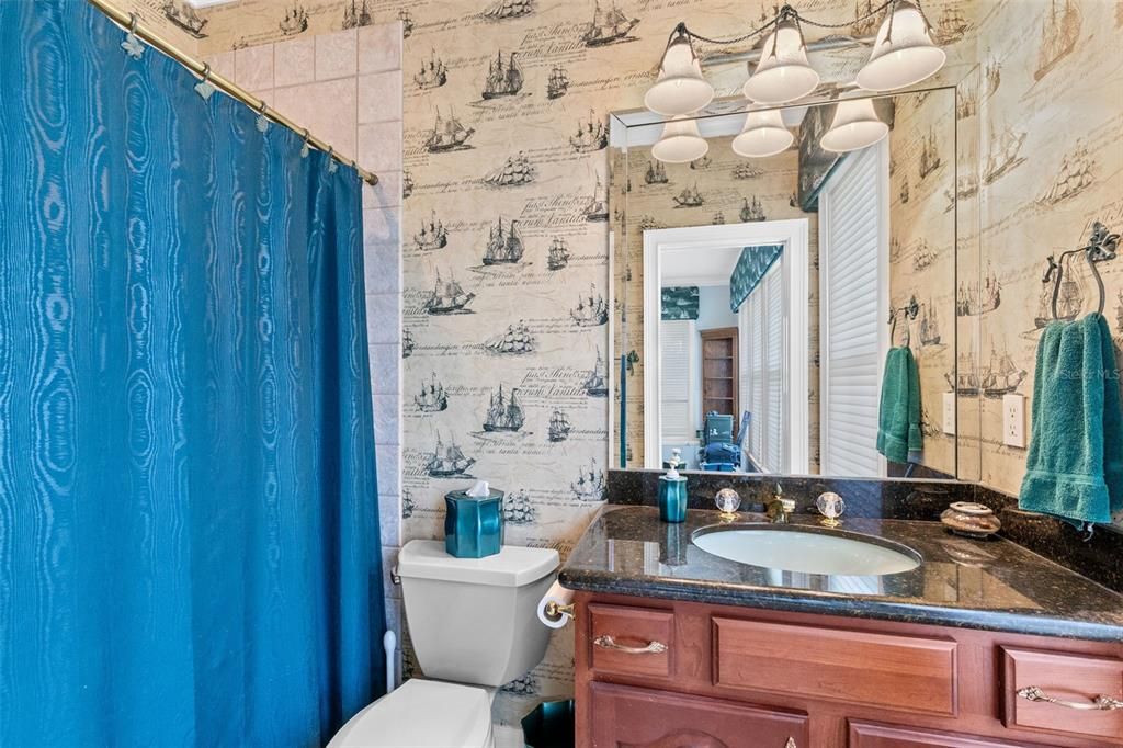 Activo con contrato: $1,990,000 (4 camas, 5 baños, 6546 Pies cuadrados)