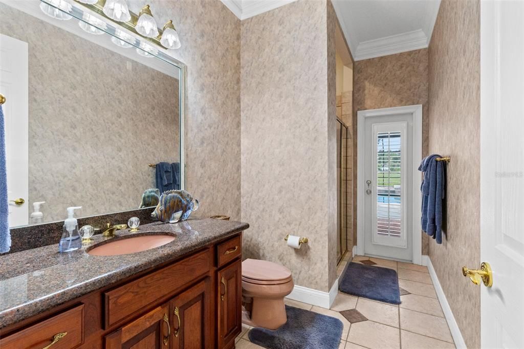 Activo con contrato: $1,990,000 (4 camas, 5 baños, 6546 Pies cuadrados)