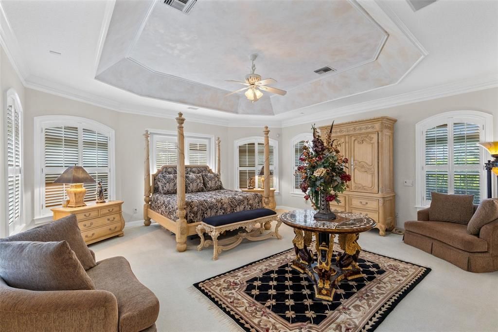 Activo con contrato: $1,990,000 (4 camas, 5 baños, 6546 Pies cuadrados)