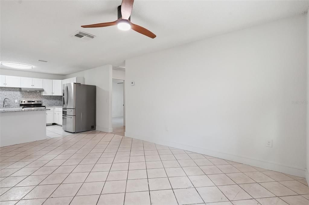 For Rent: $1,350 (2 beds, 1 baths, 1000 Square Feet)