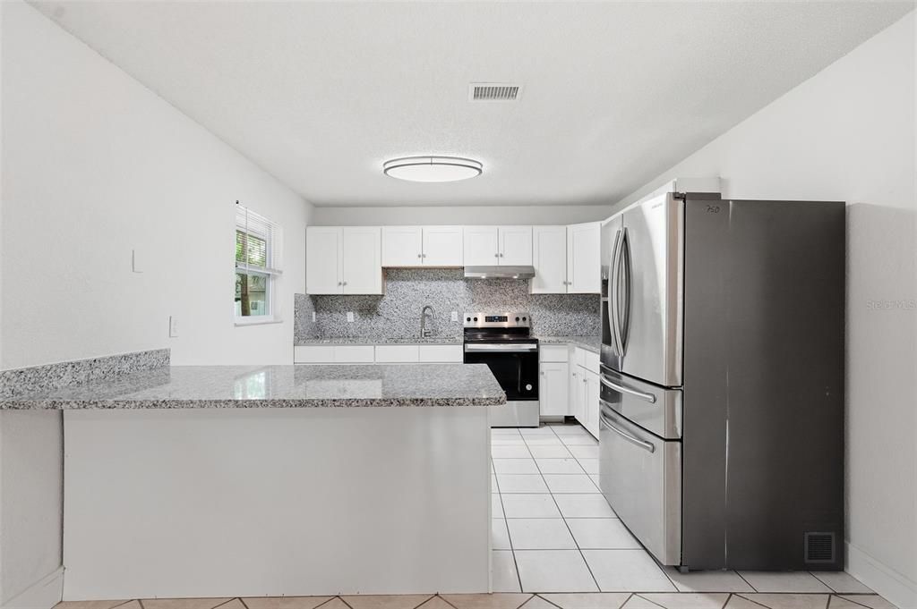 For Rent: $1,350 (2 beds, 1 baths, 1000 Square Feet)