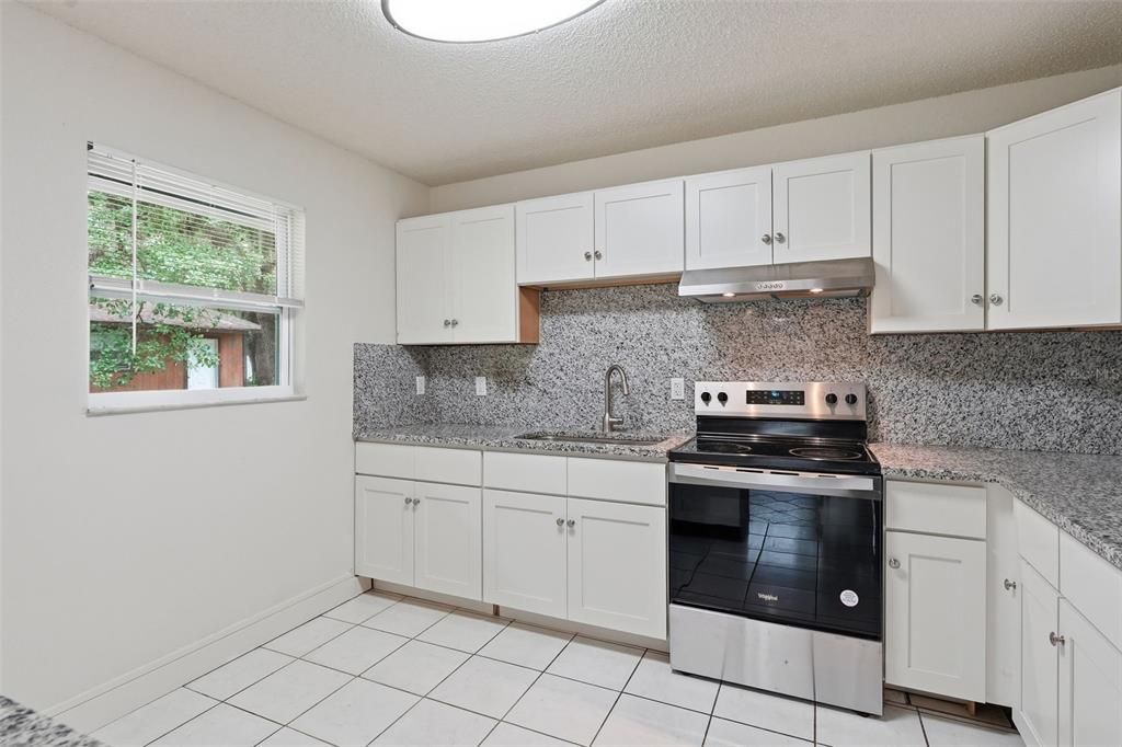 For Rent: $1,350 (2 beds, 1 baths, 1000 Square Feet)