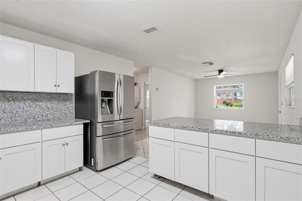 For Rent: $1,350 (2 beds, 1 baths, 1000 Square Feet)