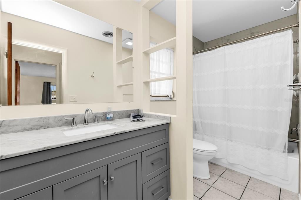 For Sale: $232,000 (2 beds, 2 baths, 1303 Square Feet)