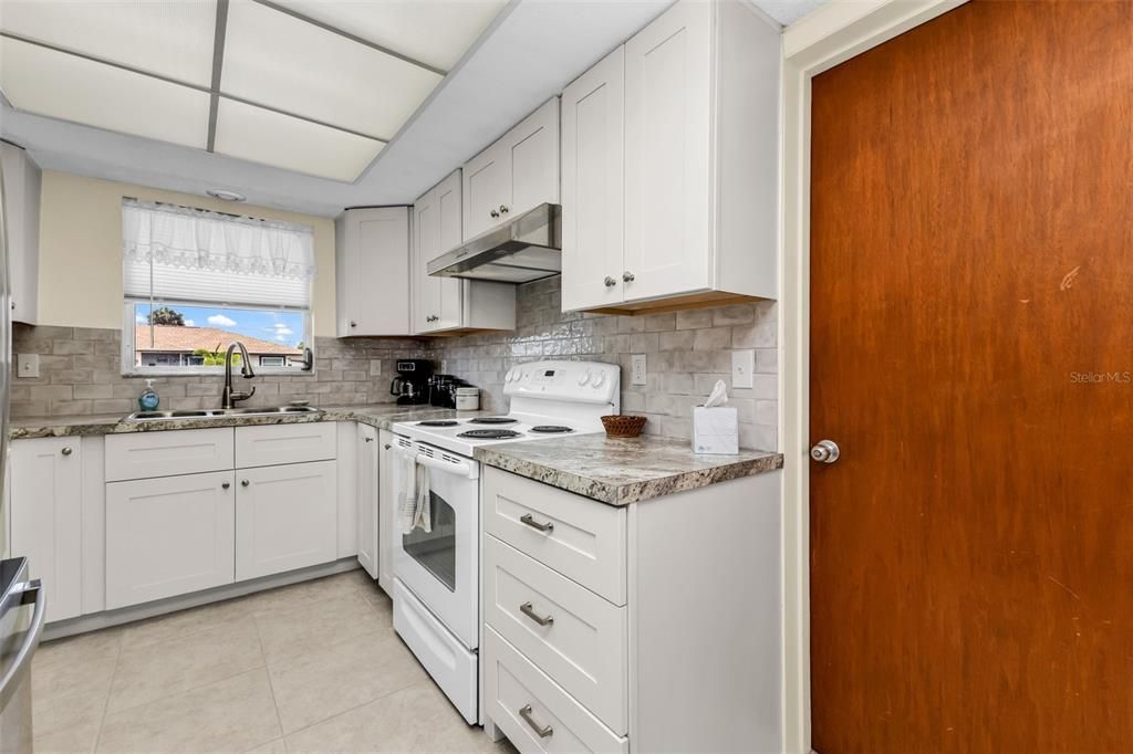 For Sale: $232,000 (2 beds, 2 baths, 1303 Square Feet)