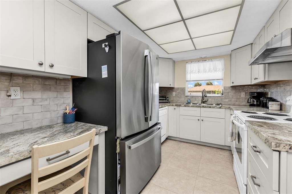 For Sale: $232,000 (2 beds, 2 baths, 1303 Square Feet)