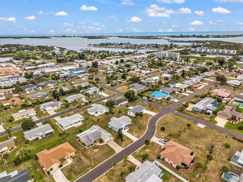 For Sale: $232,000 (2 beds, 2 baths, 1303 Square Feet)