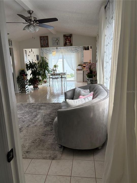 En Venta: $325,000 (3 camas, 2 baños, 1232 Pies cuadrados)