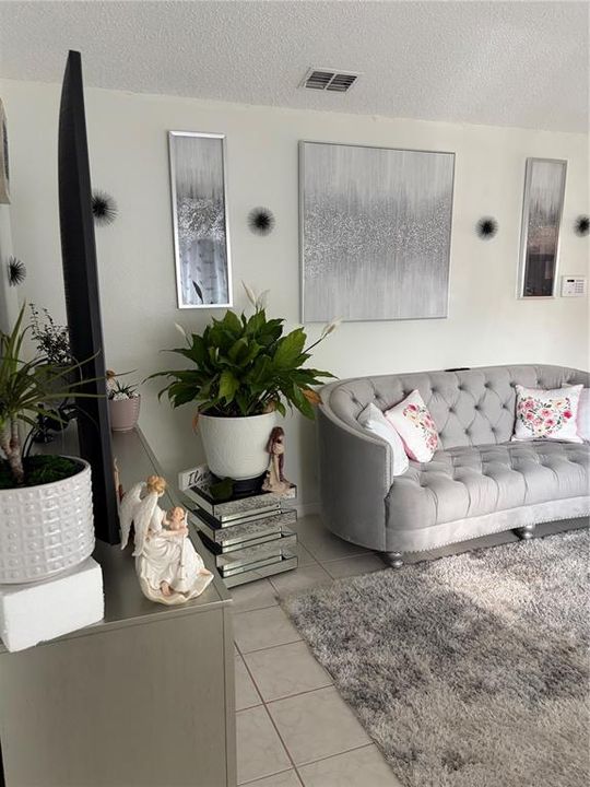 En Venta: $325,000 (3 camas, 2 baños, 1232 Pies cuadrados)