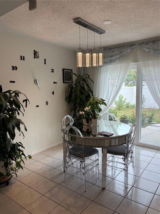 En Venta: $325,000 (3 camas, 2 baños, 1232 Pies cuadrados)