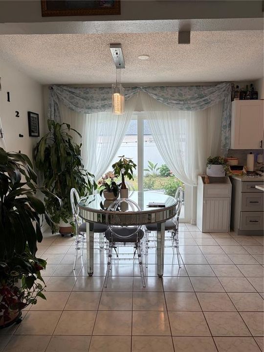 En Venta: $325,000 (3 camas, 2 baños, 1232 Pies cuadrados)