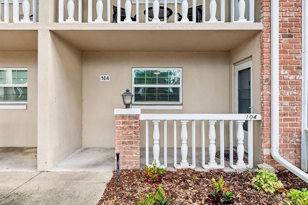 For Sale: $259,999 (2 beds, 2 baths, 956 Square Feet)