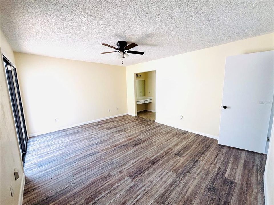 For Sale: $289,000 (3 beds, 2 baths, 1265 Square Feet)